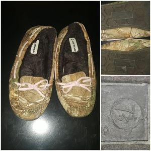 Fleece fur lined camo slip ons